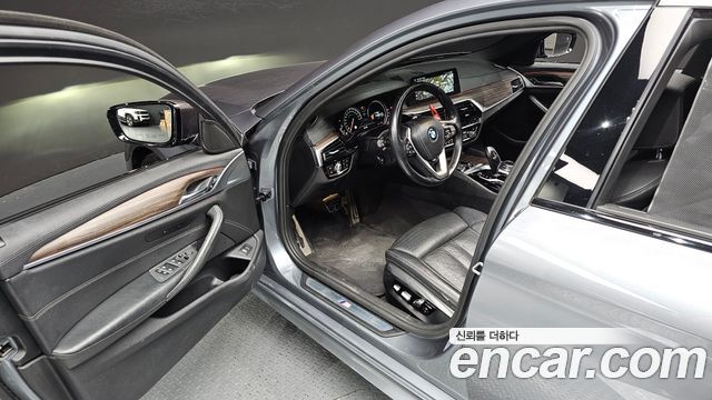 BMW 5-Series 520d xDrive M Sport Package Plus
