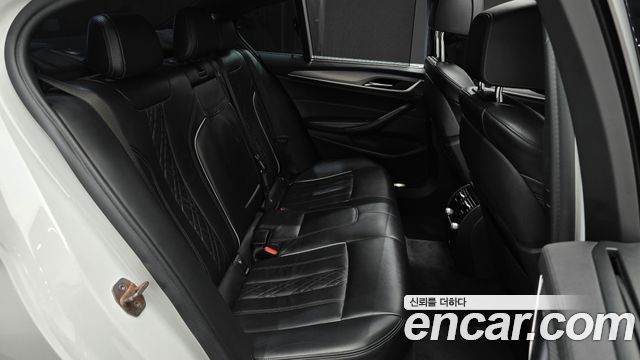 BMW 5-Series 530i xDrive M Sport Package Plus