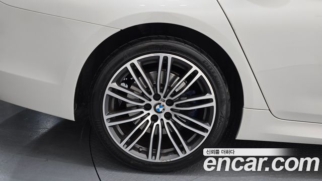 BMW 5-Series 530i xDrive M Sport Package Plus