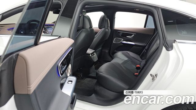 Mercedes-Benz EQE EQE350+
