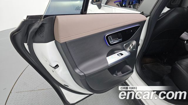 Mercedes-Benz EQE EQE350+