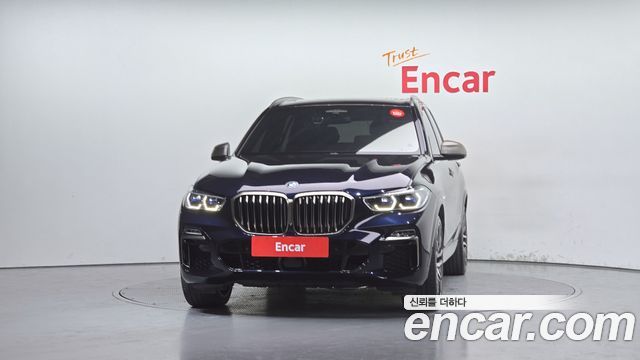 BMW X5 M50i
