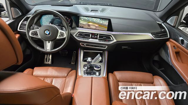BMW X5 M50i