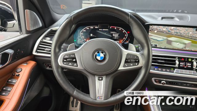 BMW X5 M50i