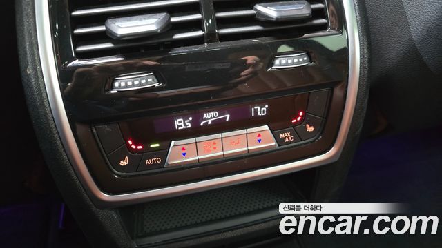 BMW X5 M50i