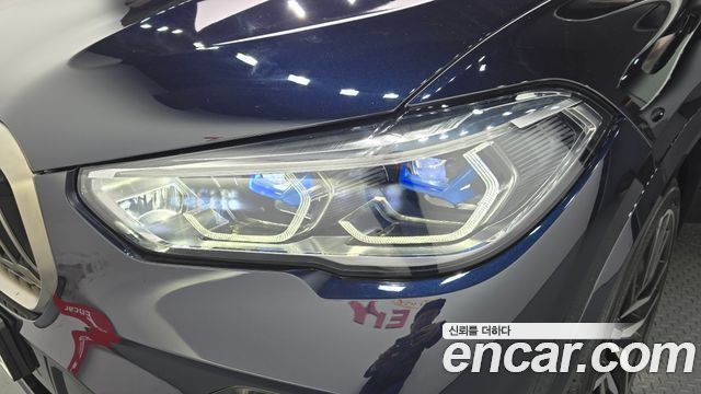 BMW X5 M50i