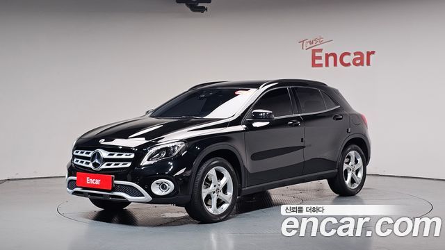 Mercedes-Benz GLA-Class GLA220