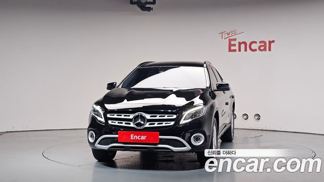 Mercedes-Benz GLA-Class GLA220