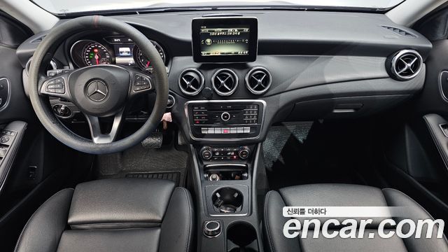 Mercedes-Benz GLA-Class GLA220
