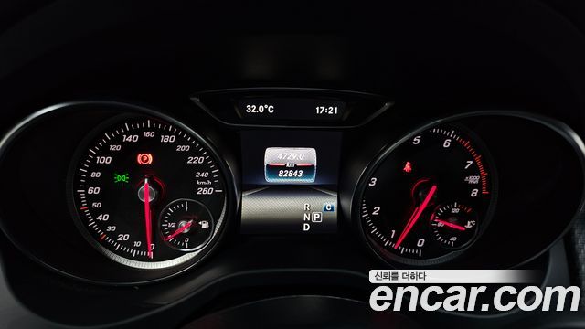 Mercedes-Benz GLA-Class GLA220