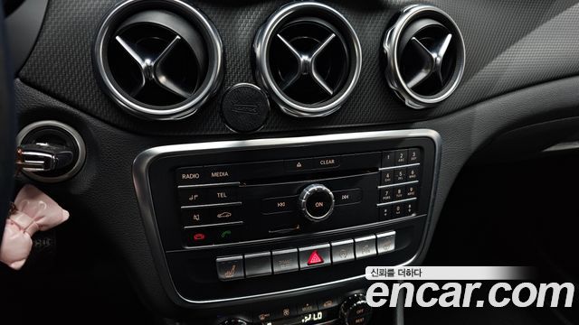 Mercedes-Benz GLA-Class GLA220