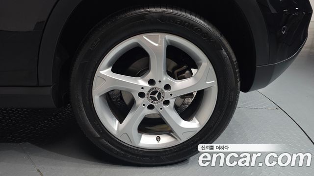 Mercedes-Benz GLA-Class GLA220