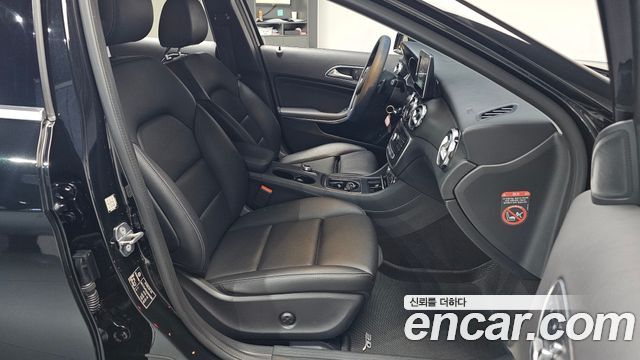 Mercedes-Benz GLA-Class GLA220