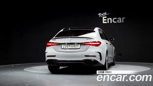 Mercedes-Benz C-Class C300 4MATIC AMG Line