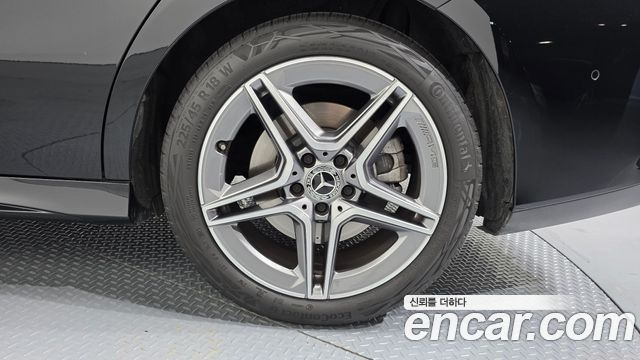 Mercedes-Benz CLA-Class CLA250 4MATIC