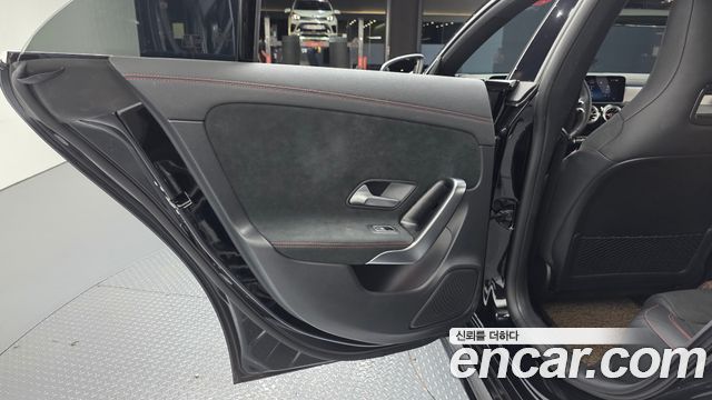 Mercedes-Benz CLA-Class CLA250 4MATIC