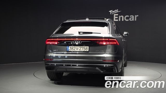 Audi Q8 55 TFSI Quattro Premium