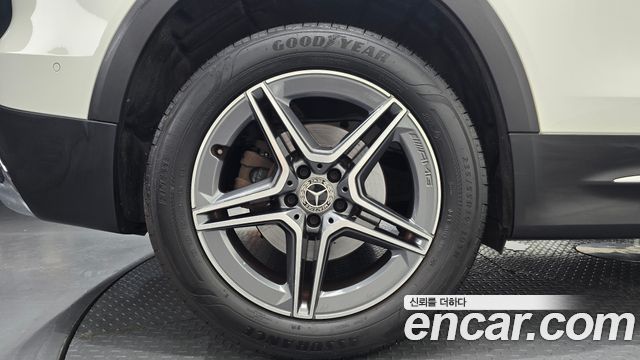 Mercedes-Benz GLB-Class GLB250 4MATIC