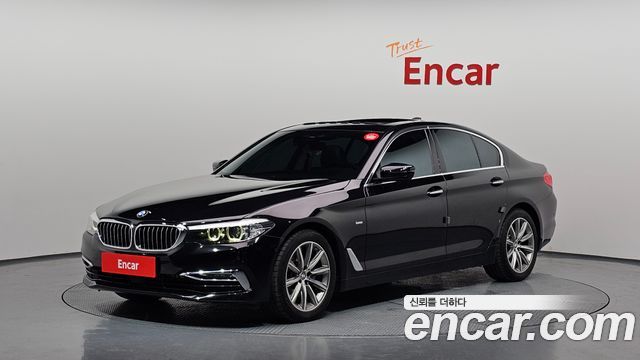 BMW 5-Series 520i Luxury