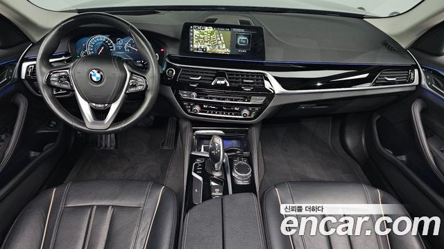 BMW 5-Series 520i Luxury