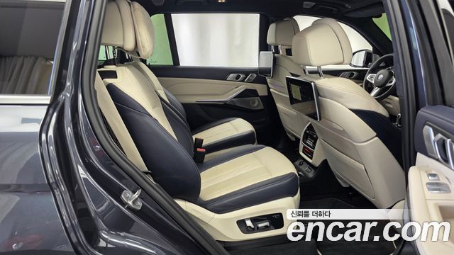 BMW X7 M50i 6STR