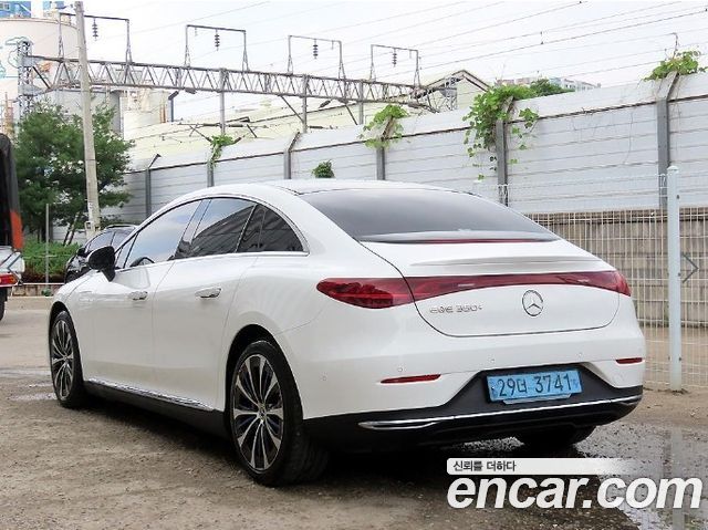Mercedes-Benz EQE EQE350+