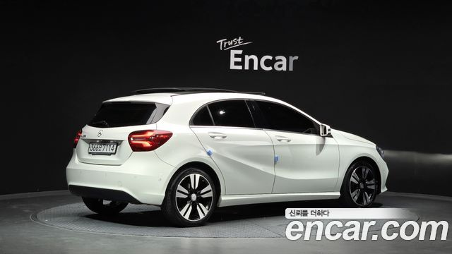 Mercedes-Benz A-Class A200