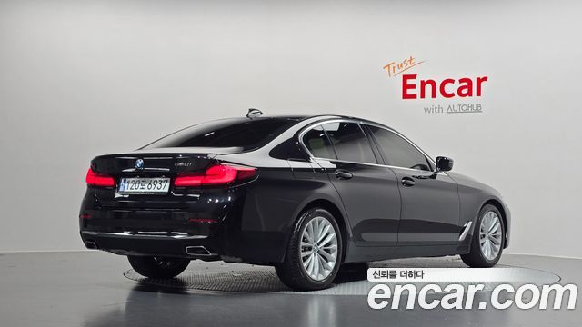 BMW 5-Series 520i Luxury