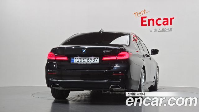 BMW 5-Series 520i Luxury