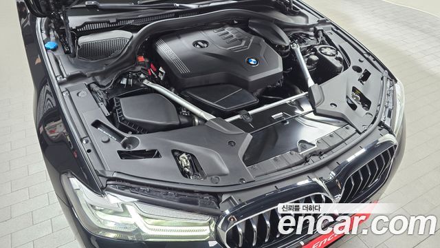 BMW 5-Series 520i Luxury