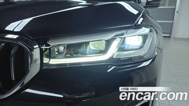 BMW 5-Series 520i Luxury