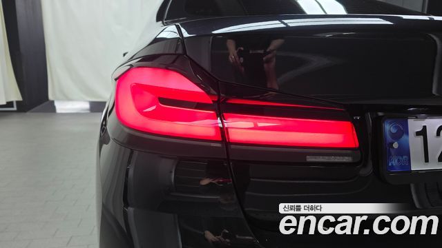 BMW 5-Series 520i Luxury