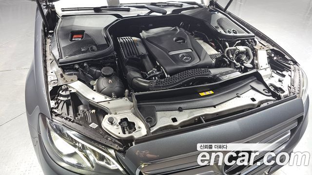 Mercedes-Benz E-Class E300 Avantgarde
