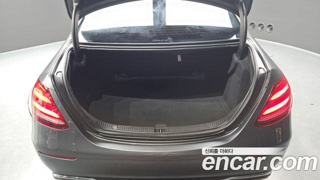 Mercedes-Benz E-Class E300 Avantgarde