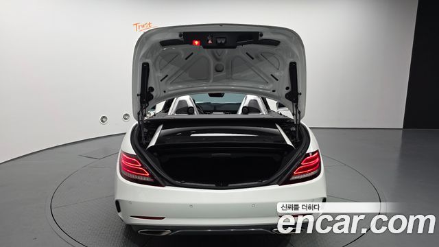 Mercedes-Benz SLC-Class SLC200