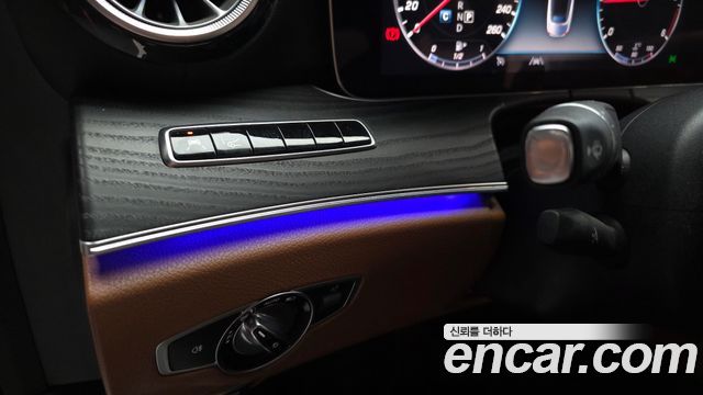 Mercedes-Benz E-Class E220d Cabriolet