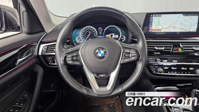 BMW 5-Series 520i Luxury