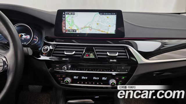 BMW 5-Series 520i Luxury