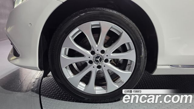 Mercedes-Benz E-Class E220d Exclusive