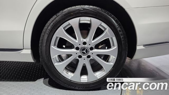 Mercedes-Benz E-Class E220d Exclusive