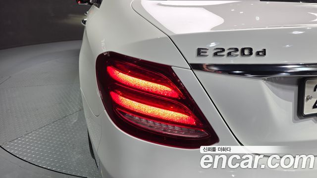 Mercedes-Benz E-Class E220d Exclusive
