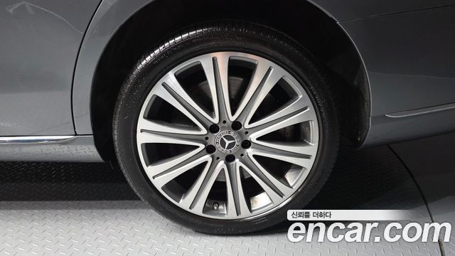 Mercedes-Benz E-Class E450 4MATIC Exclusive