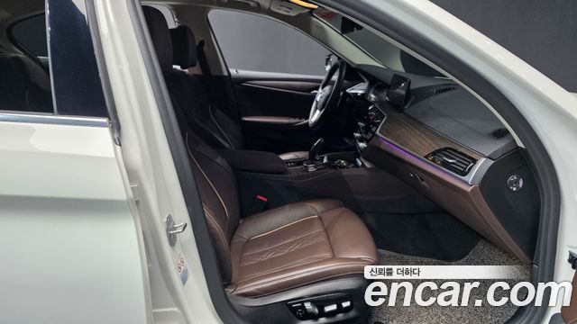 BMW 5-Series 530i xDrive Luxury Plus