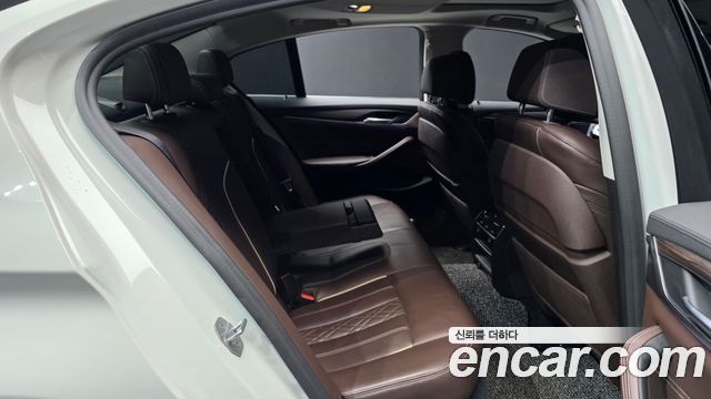 BMW 5-Series 530i xDrive Luxury Plus
