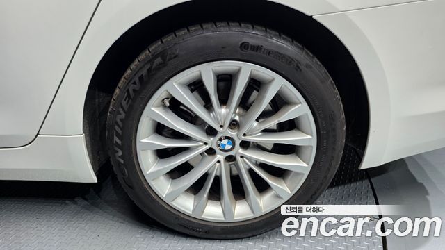BMW 5-Series 530i xDrive Luxury Plus