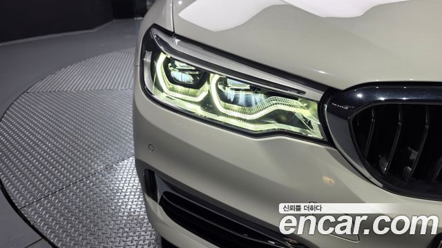 BMW 5-Series 530i xDrive Luxury Plus