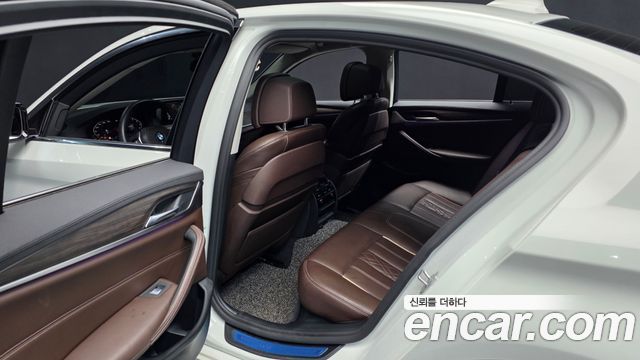 BMW 5-Series 530i xDrive Luxury Plus