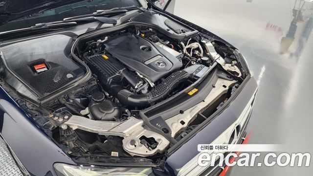 Mercedes-Benz E-Class E300 4MATIC Avnatgarde