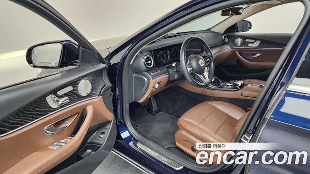 Mercedes-Benz E-Class E300 4MATIC Avnatgarde