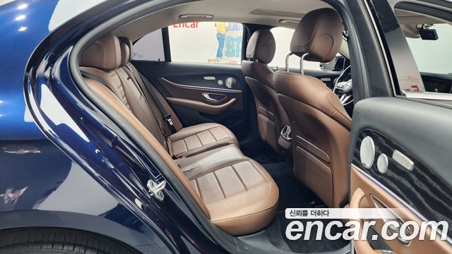 Mercedes-Benz E-Class E300 4MATIC Avnatgarde